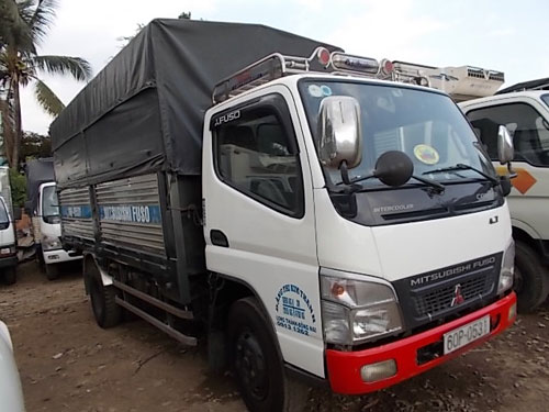 Bán xe tải Isuzu đã qua sử dụng sản xuất năm 2015 tại Việt Nam phiên bản  thùng kínXe đẹp sẵn giao Giá0đ